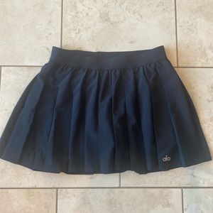 Alo Yoga Varsity Tennis Skirt black - size SMALL LIKE NEW!